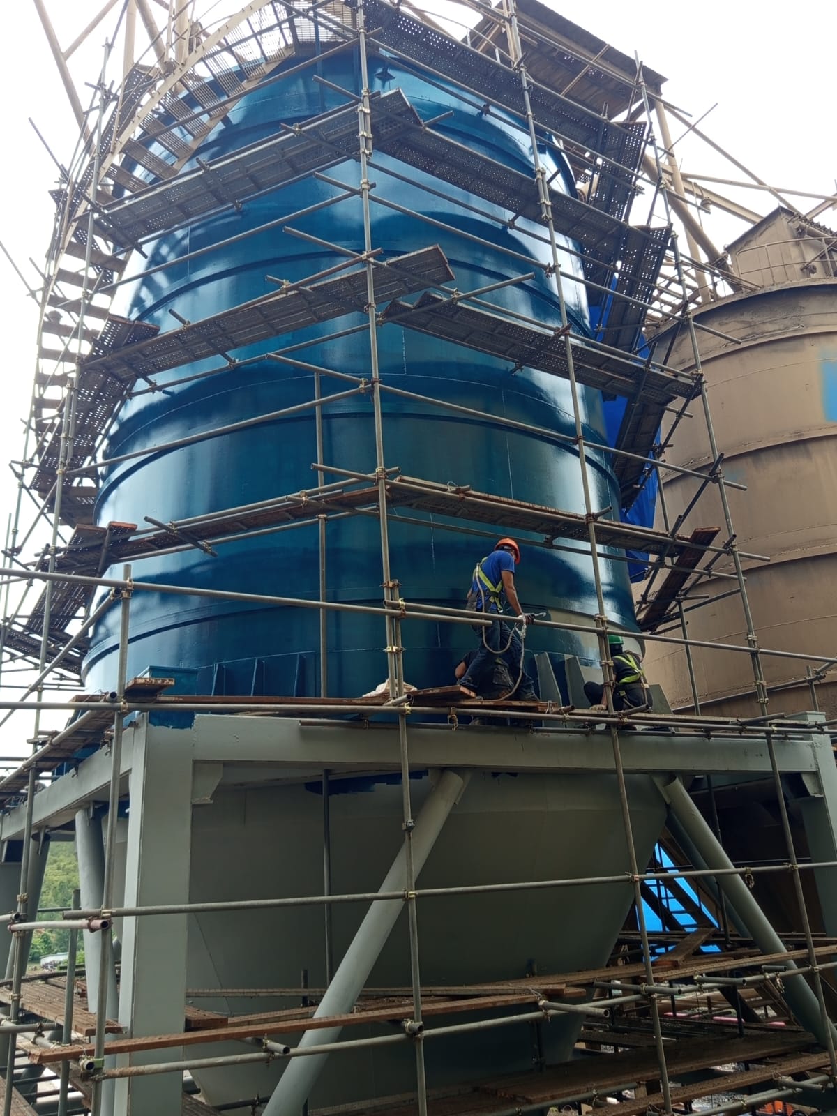 Proses Pemberian Cat Untuk Silo Fly Ash